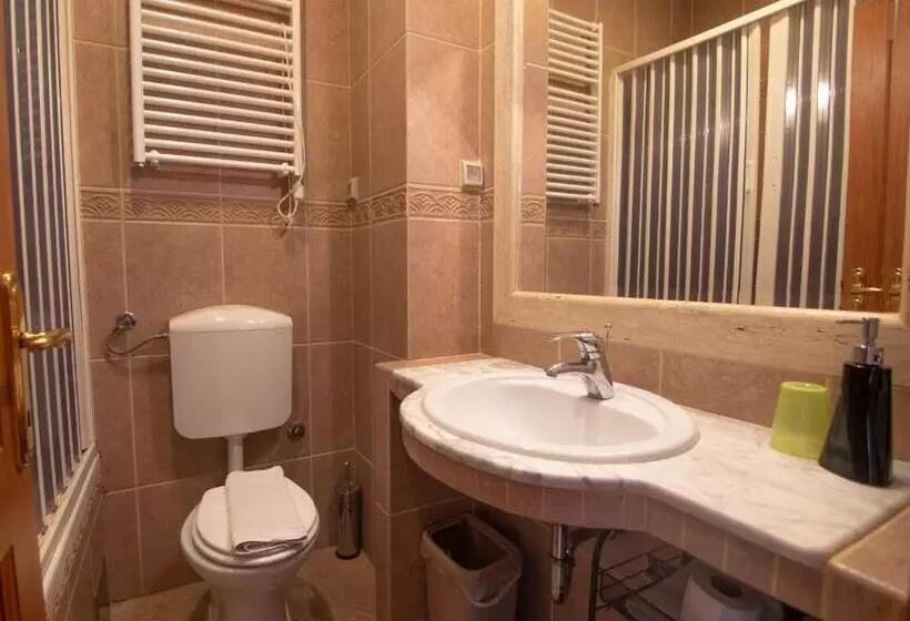سوییت با چشم‌انداز دریا, Apartments And Rooms Levantin Inn