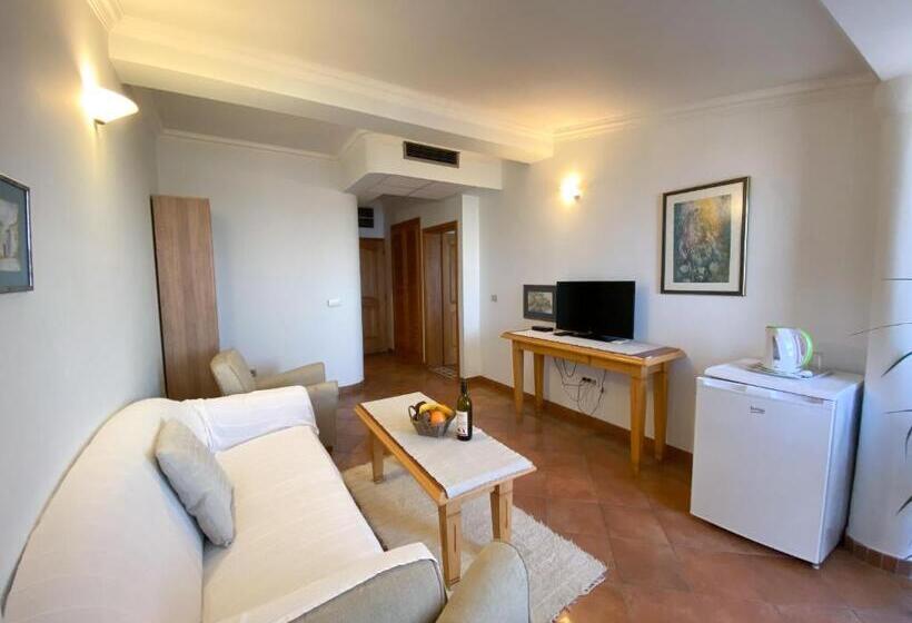 سوییت با چشمانداز دریا, Apartments And Rooms Levantin Inn