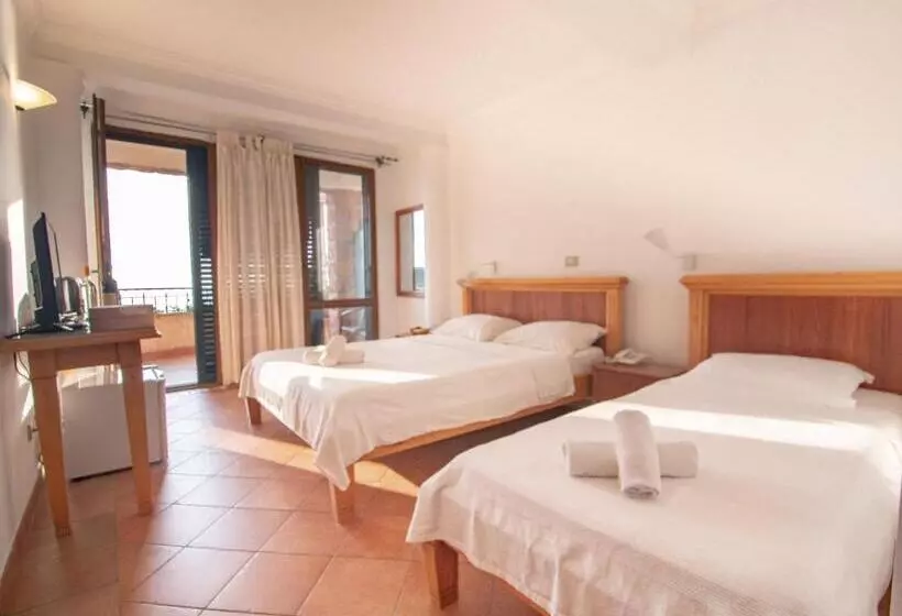 اتاق استاندارد سه نفره, Apartments And Rooms Levantin Inn