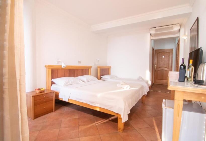 اتاق استاندارد سه نفره, Apartments And Rooms Levantin Inn