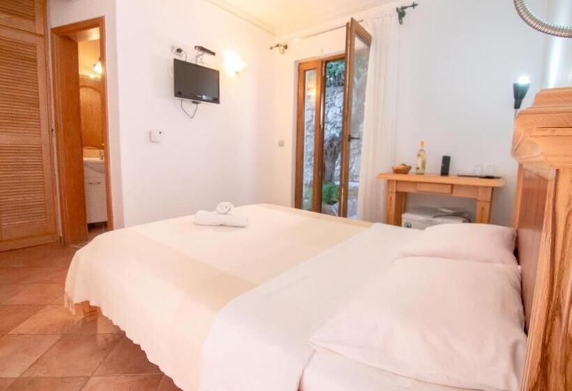 اتاق استاندارد با تراس, Apartments And Rooms Levantin Inn