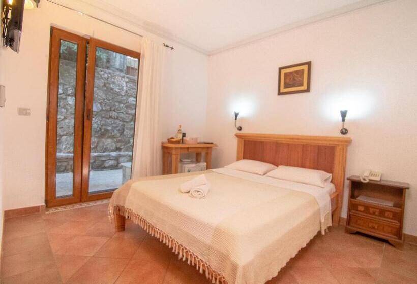 اتاق استاندارد با تراس, Apartments And Rooms Levantin Inn
