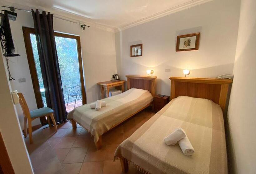 اتاق استاندارد, Apartments And Rooms Levantin Inn