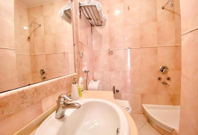 سوییت با چشمانداز دریا, Apartments And Rooms Levantin Inn