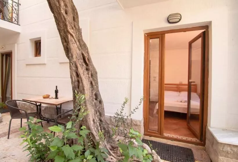 اتاق استاندارد با تراس, Apartments And Rooms Levantin Inn