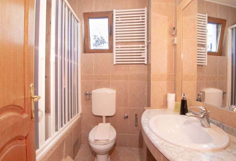 اتاق سوپریور سه تخته, Apartments And Rooms Levantin Inn