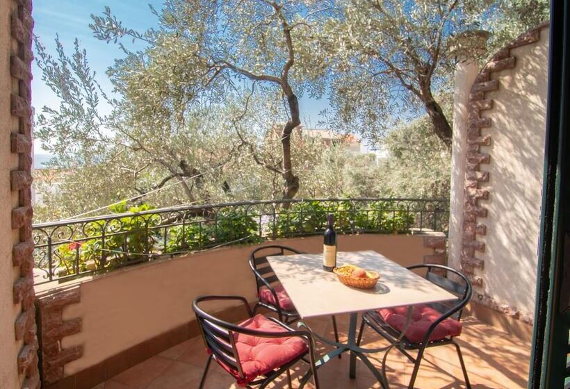 اتاق سوپریور سه تخته, Apartments And Rooms Levantin Inn