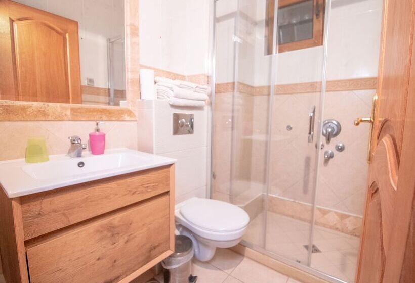 اتاق استاندارد, Apartments And Rooms Levantin Inn