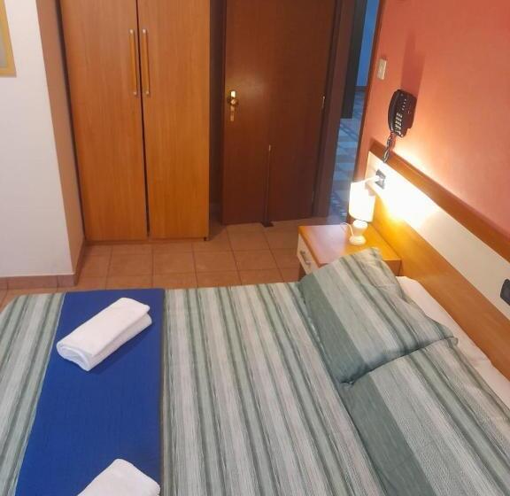 غرفة قياسية, Amba Alagi