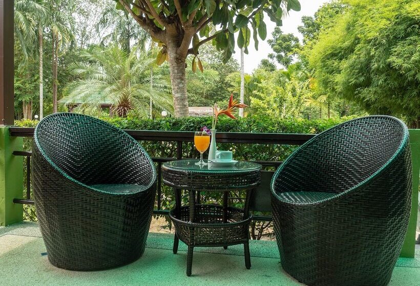 带泳池和一个卧室的高级公寓, Ao Nang Baan Suan Resort