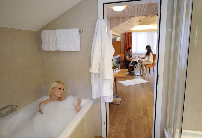 베이직 4인 룸, Belmont