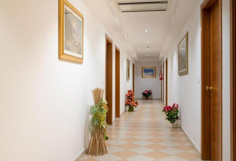 スタンダード4人部屋, Bruna