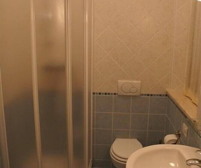 スタンダードルーム, Bruna