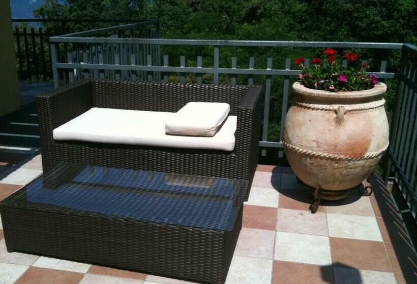 コンフォートトリプルルーム, Costabella