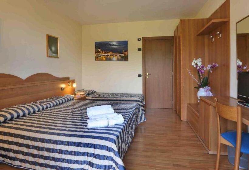 コンフォートトリプルルーム, Costabella