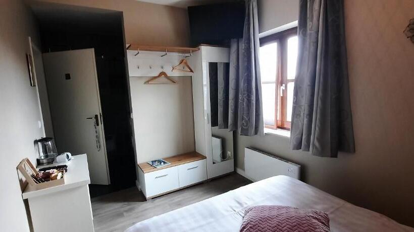 스탠다드 싱글 룸, Crasborn Thorn