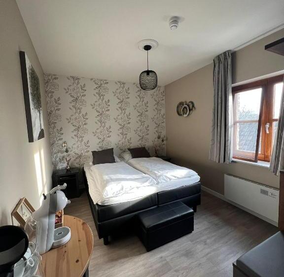 스탠다드 룸, Crasborn Thorn