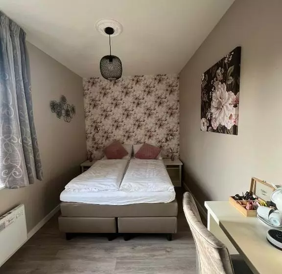 スタンダードルーム, Crasborn Thorn