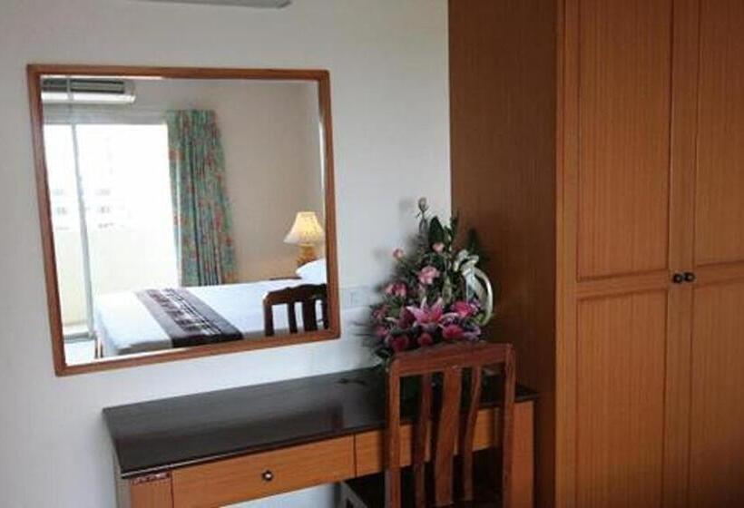 Deluxe Room King Size Bed