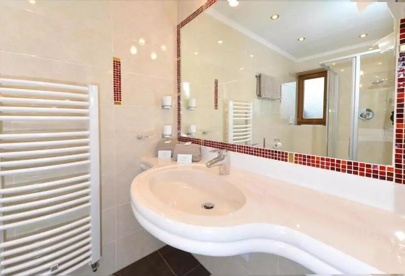 Deluxe-huone Parveke, Edelweiß