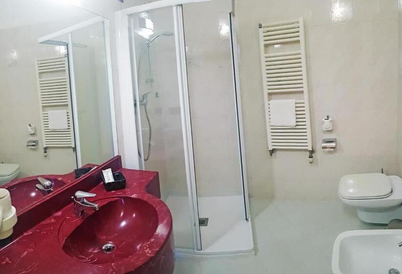 스탠다드 룸, Elefante