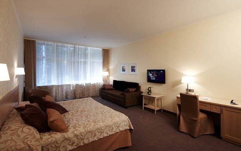 חדר סופריור, Forrestmix Club