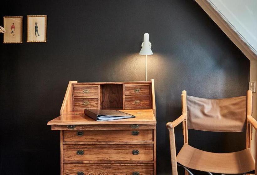 标准单人间, Gl Skovridergaard