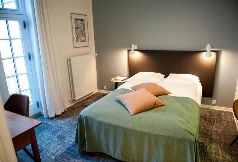 标准间, Gl Skovridergaard