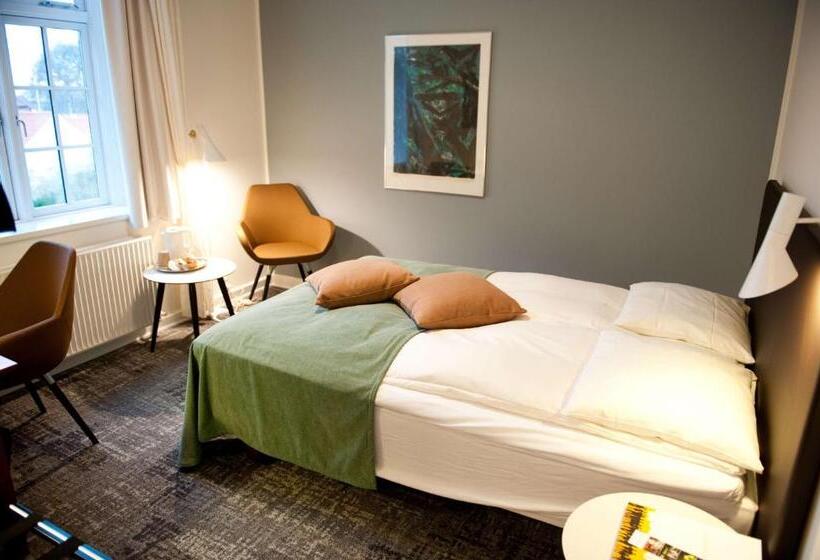 标准间, Gl Skovridergaard