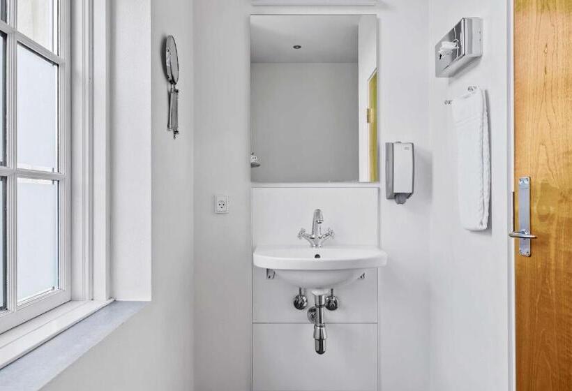 标准间, Gl Skovridergaard