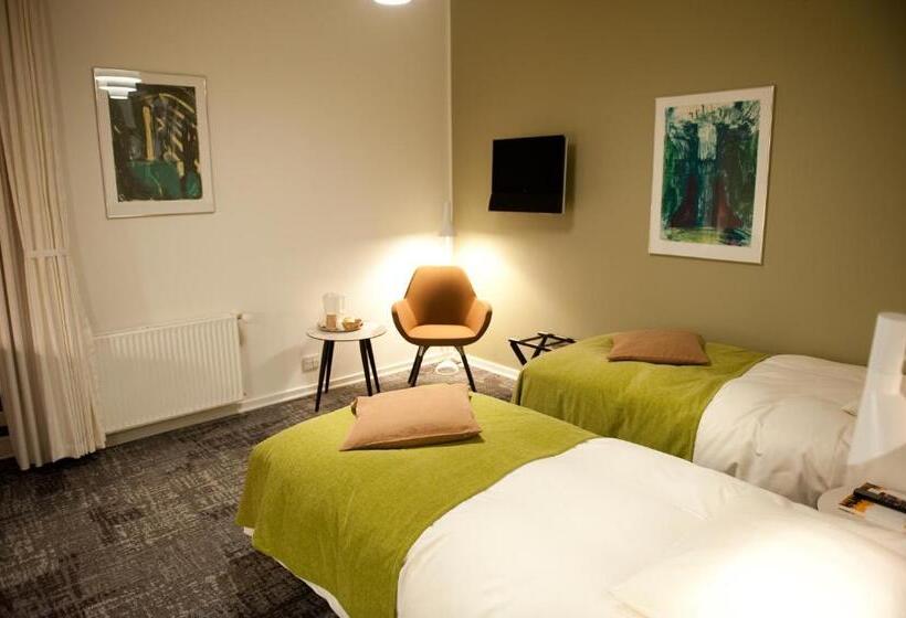 标准间, Gl Skovridergaard