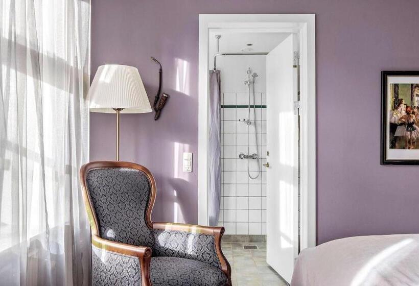 标准间, Gl Skovridergaard