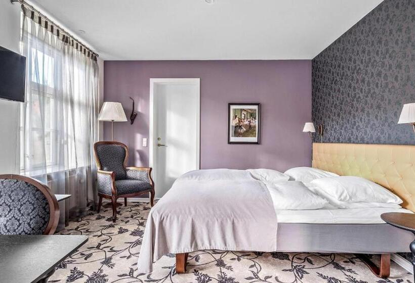 标准间, Gl Skovridergaard