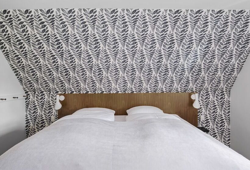 标准间, Gl Skovridergaard