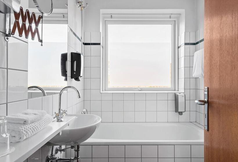 标准单人间, Gl Skovridergaard