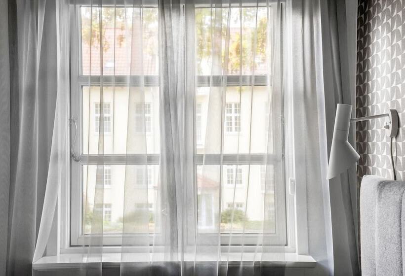 标准间, Gl Skovridergaard