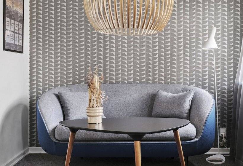 标准间, Gl Skovridergaard