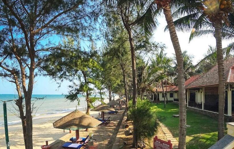 بانگلوی استاندارد, Golden Coast Resort & Spa