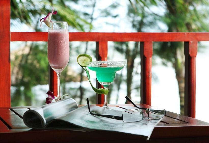 اتاق لوکس با چشمانداز باغ, Golden Coast Resort & Spa