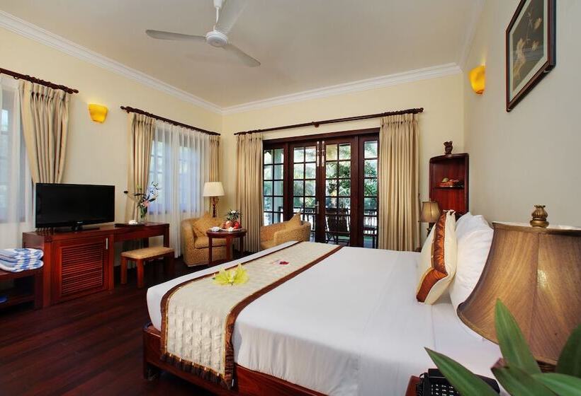 بانگلوی استاندارد, Golden Coast Resort & Spa