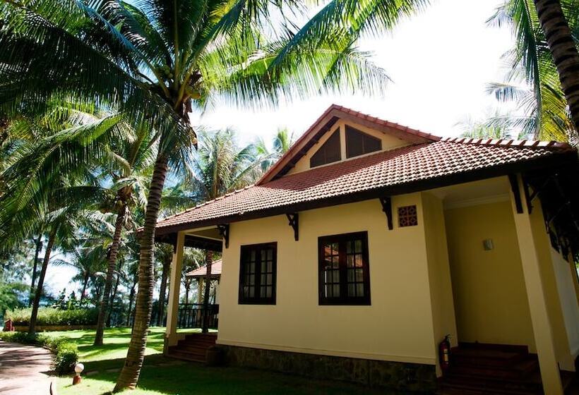 بانگلوی استاندارد, Golden Coast Resort & Spa