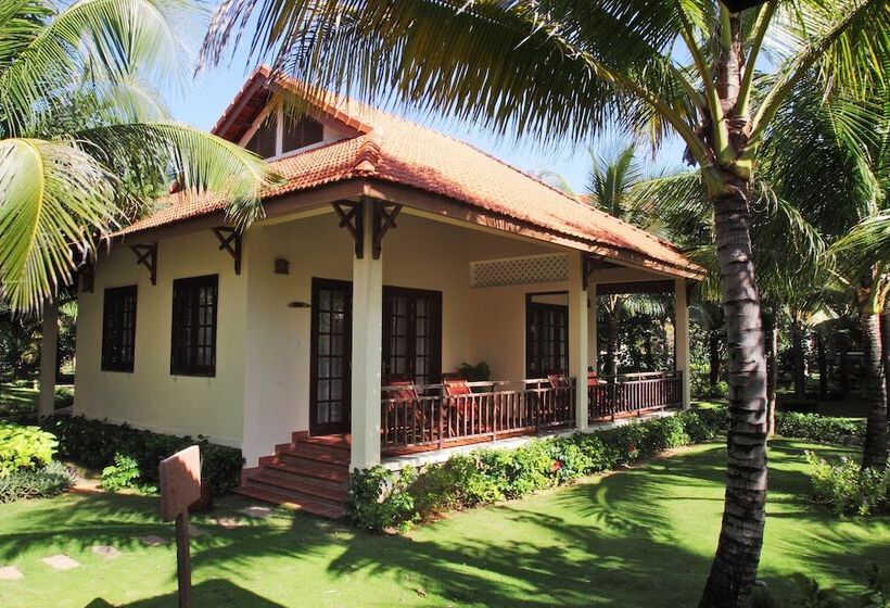 بانگلوی استاندارد, Golden Coast Resort & Spa