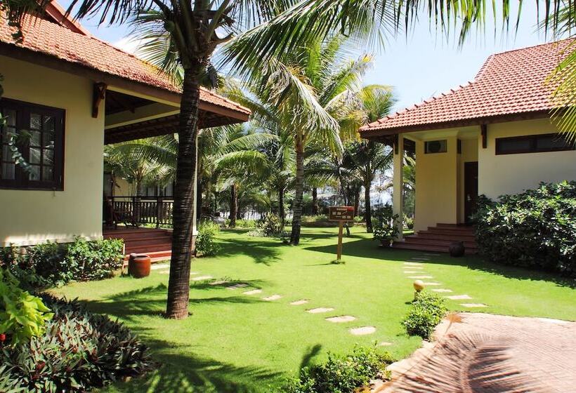 بانگلوی استاندارد, Golden Coast Resort & Spa