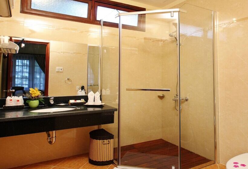 بانگلوی استاندارد, Golden Coast Resort & Spa