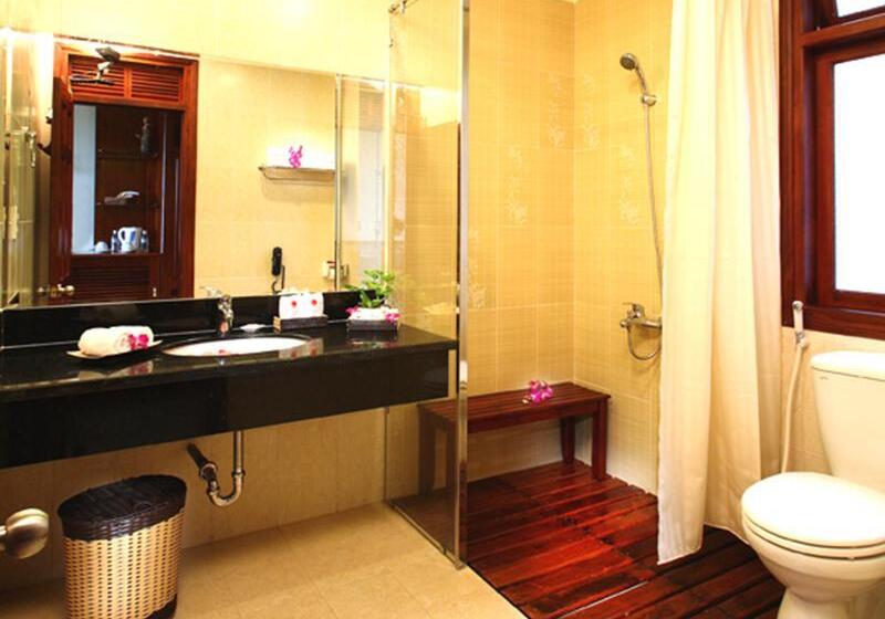 اتاق لوکس با چشمانداز دریا, Golden Coast Resort & Spa