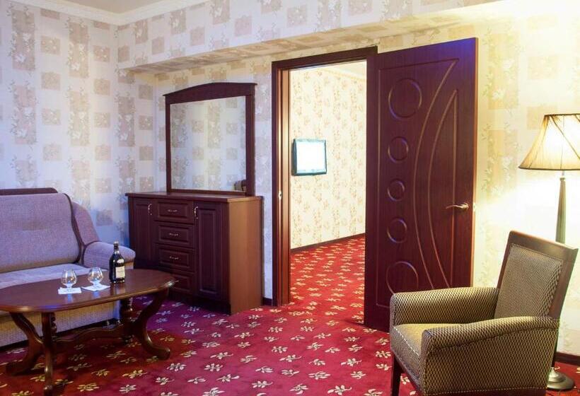 Suite, Golden Valley