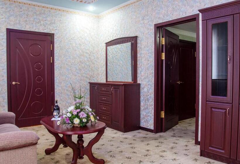 Suite, Golden Valley