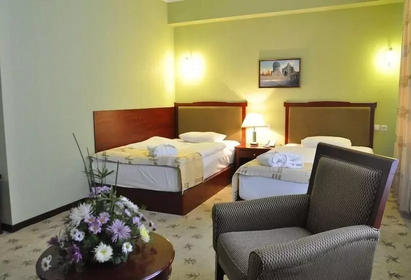 اتاق لوکس, Golden Valley