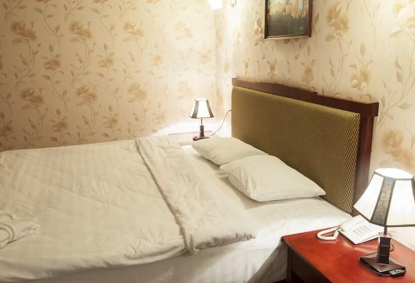 Suite, Golden Valley