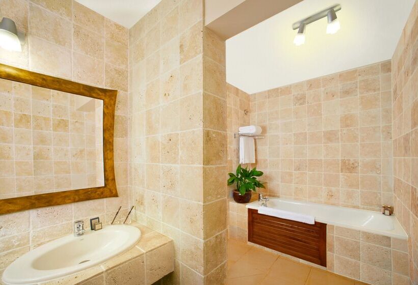 سوییت جونیور, Le Recif, Ile De La Reunion